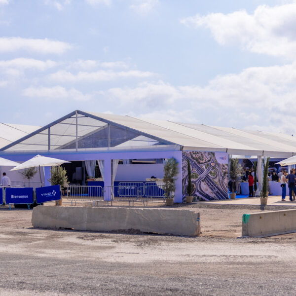 Angle of the terrace and the tents