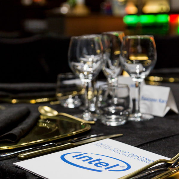 Golden plates with black line and cultery during exclusive dinner in Barcelona for MWC