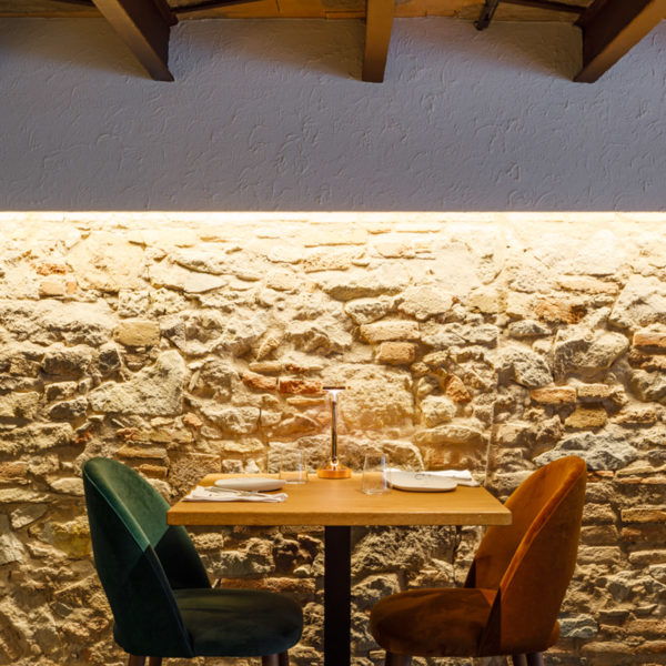 cosy sustainable restaurant in Barcelona city center