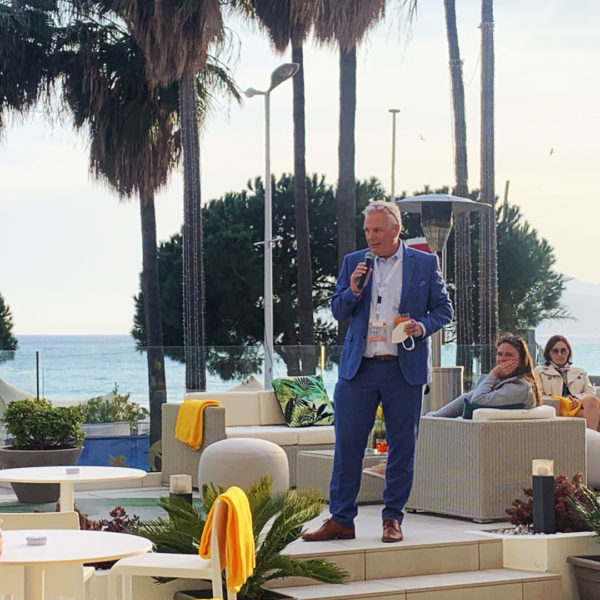 Speech during happy hour during MIPIM in cannes on the croisette
