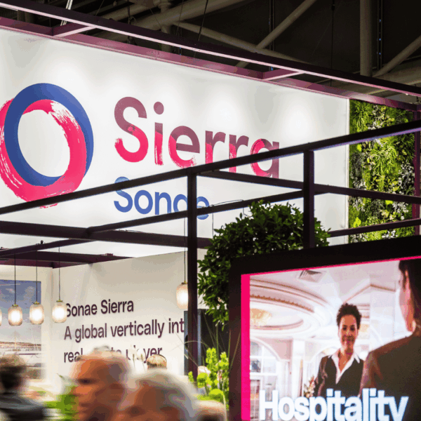 Expo real customer stand branding