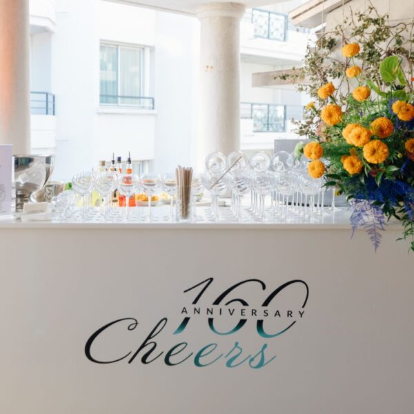 spritz bar ready before the event starts